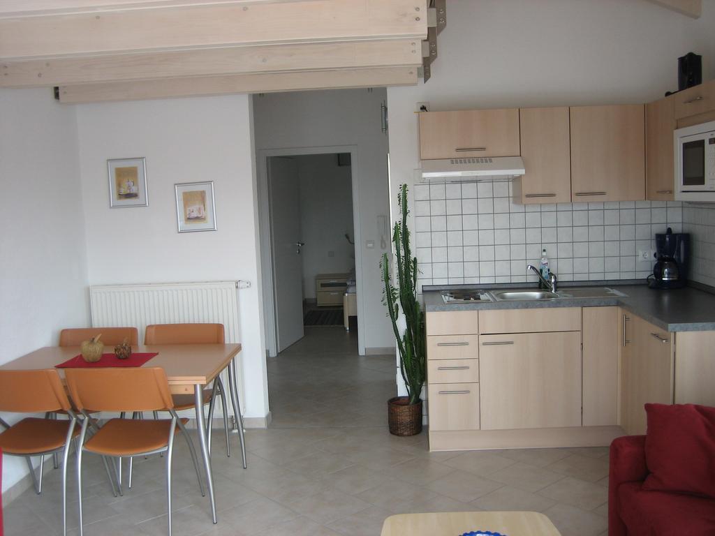 Haus Lorenz, Ferienwohnungen Immenstaad am Bodensee Exterior foto